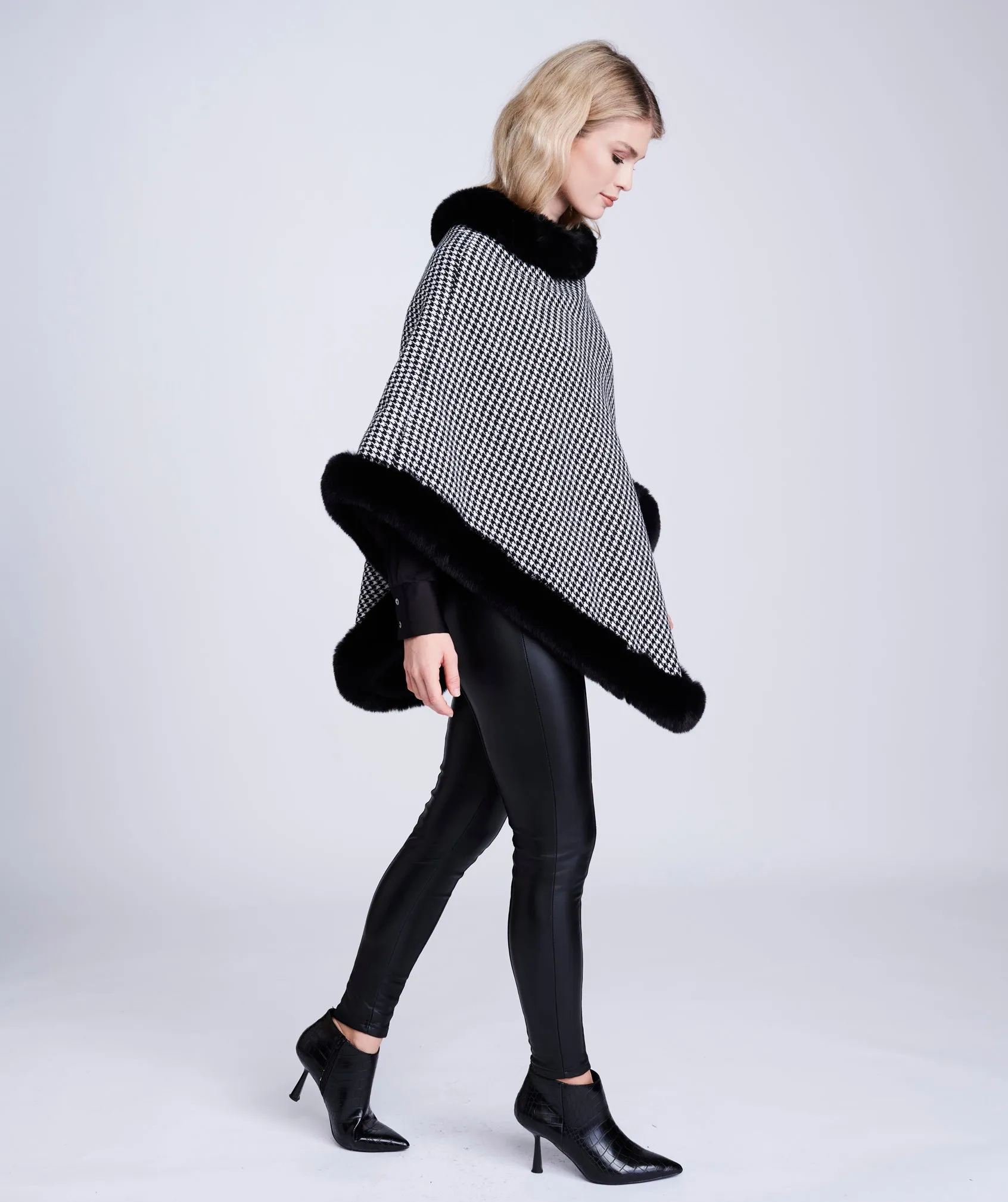 Addison Poncho - Black/White