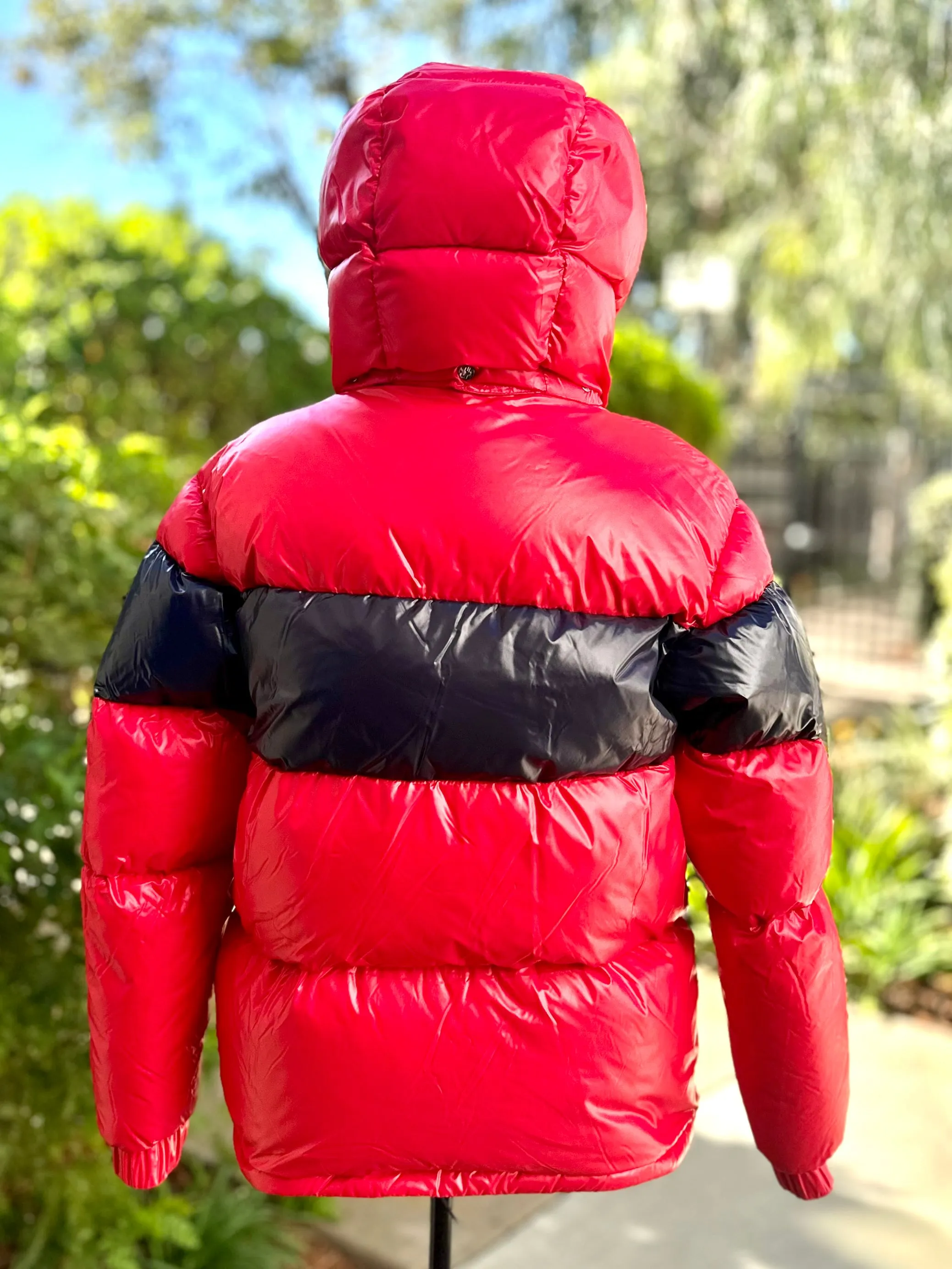 Authentic Moncler Gary red quilted down hooded jacket - Size M (preowned)