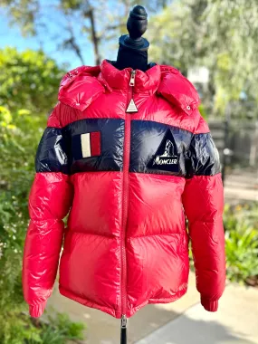 Authentic Moncler Gary red quilted down hooded jacket - Size M (preowned)