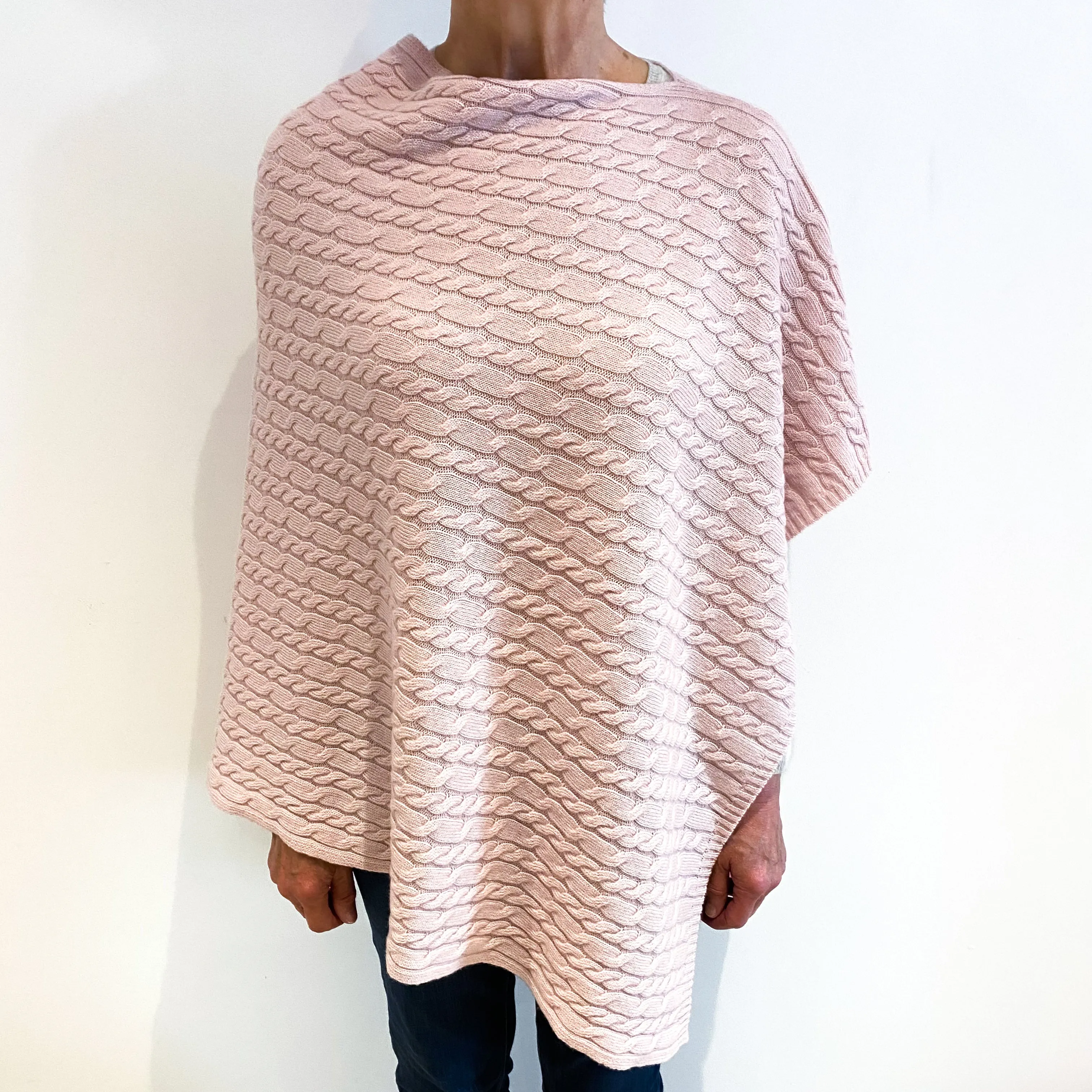 Brand New Scottish Pale Dusty Pink Cashmere Cable Poncho One Size
