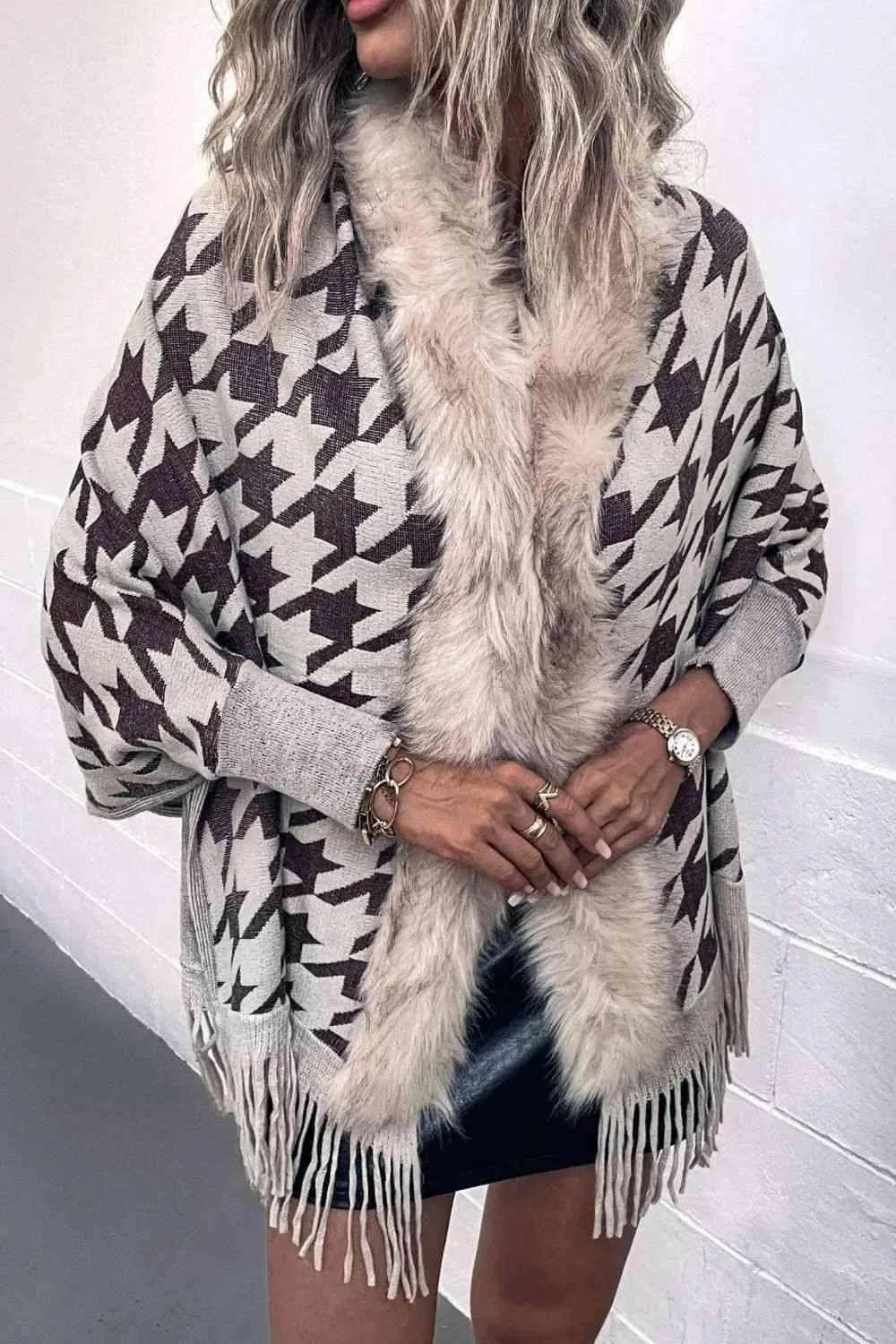 Faux Fur Trim Fringe Houndstooth Poncho