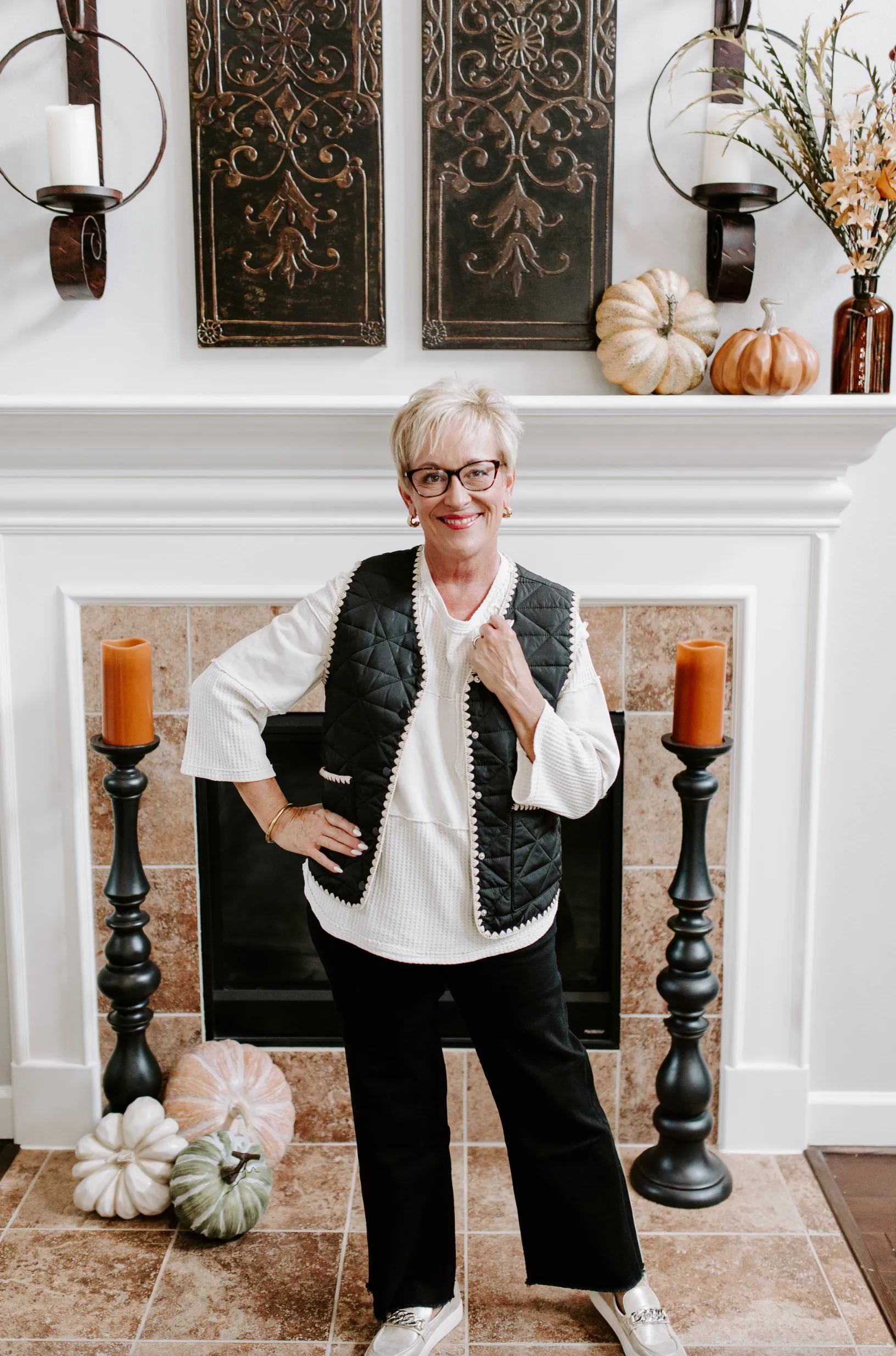 Full of Faith Scallop Vest - Black