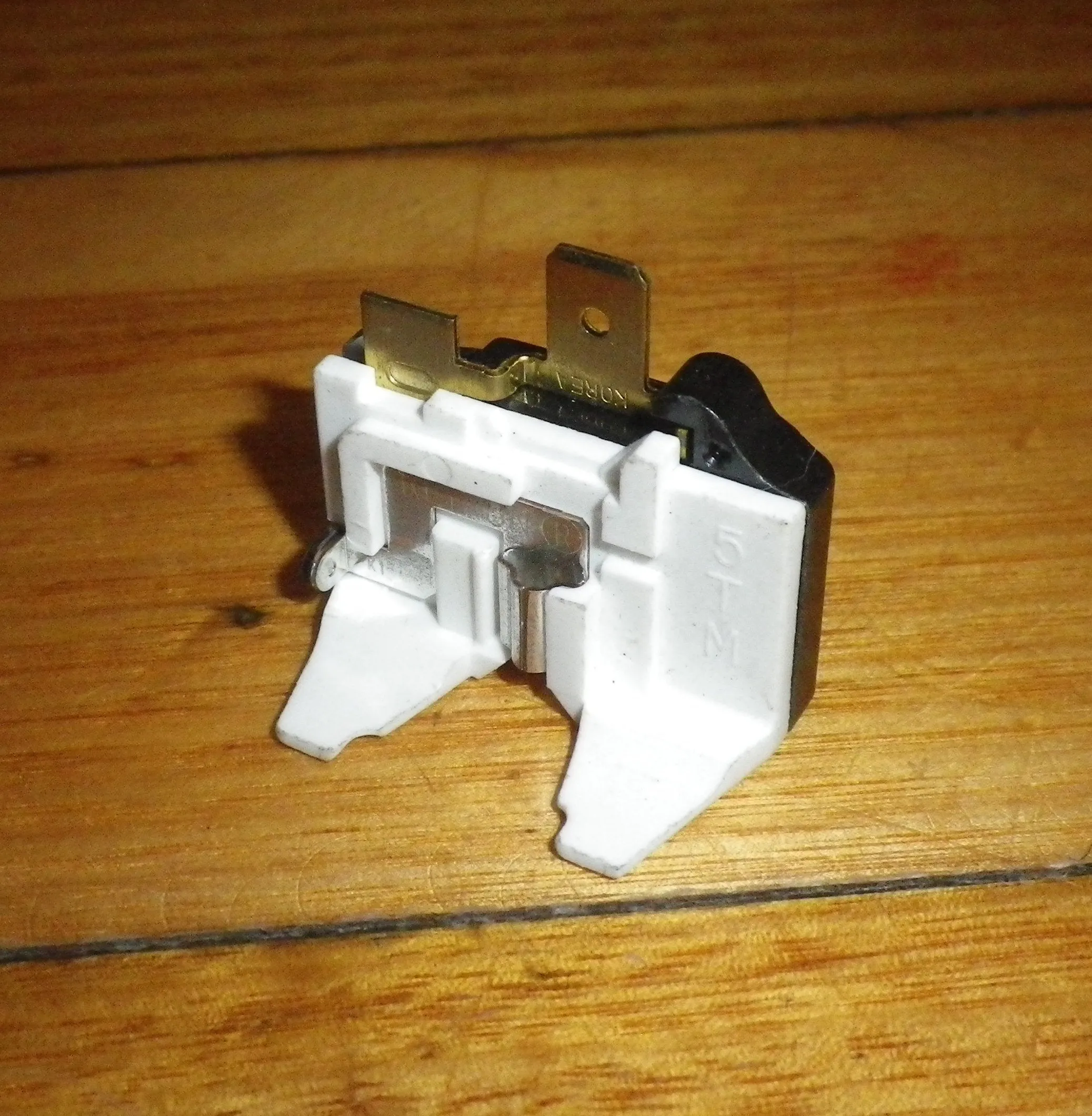 Klixon 5TM Fridge Compressor Overload Cutout - Part # FP207136, 205NHBYY-53