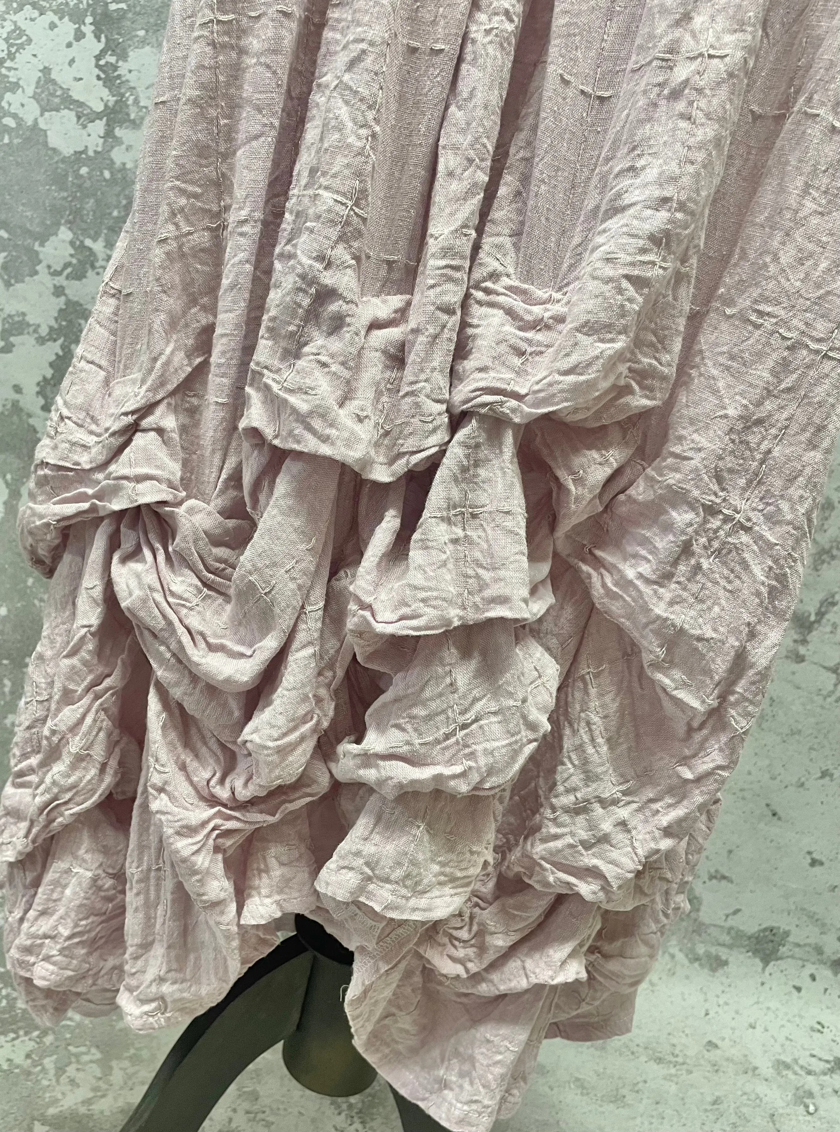 Ruffles slipdress in Lila linen