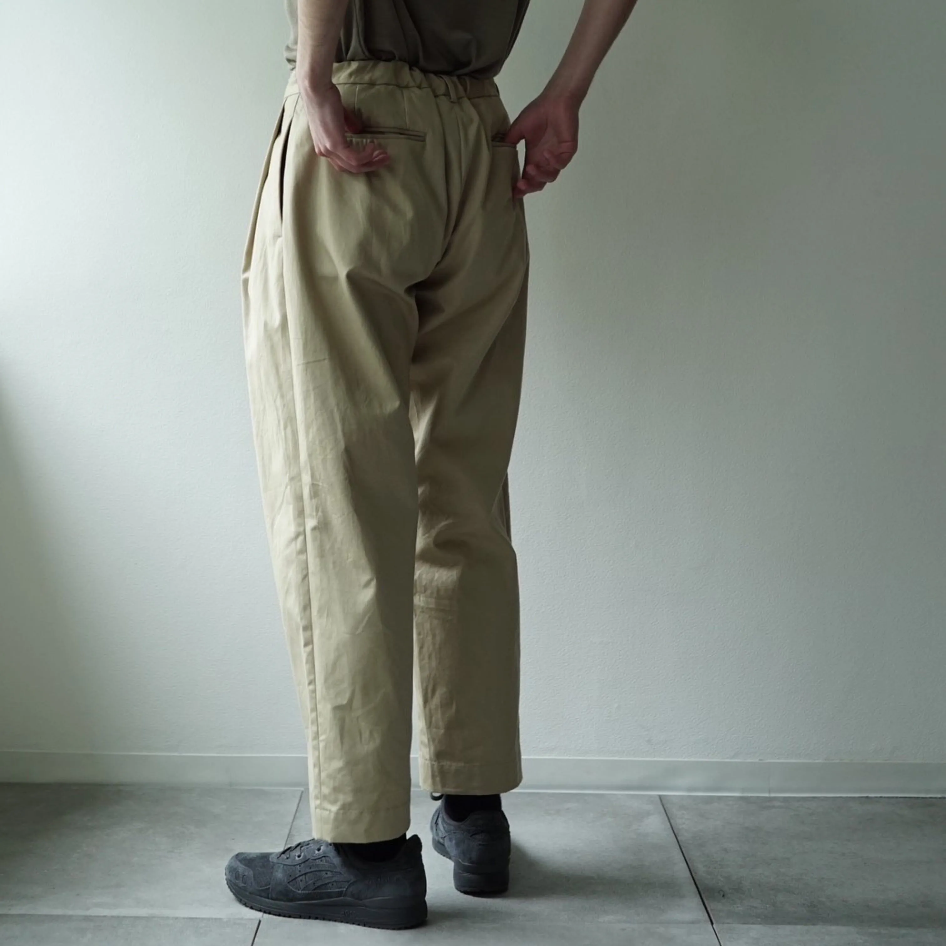 Ventile Cotton Weather Cloth Side Tuck Pants(BEIGE)
