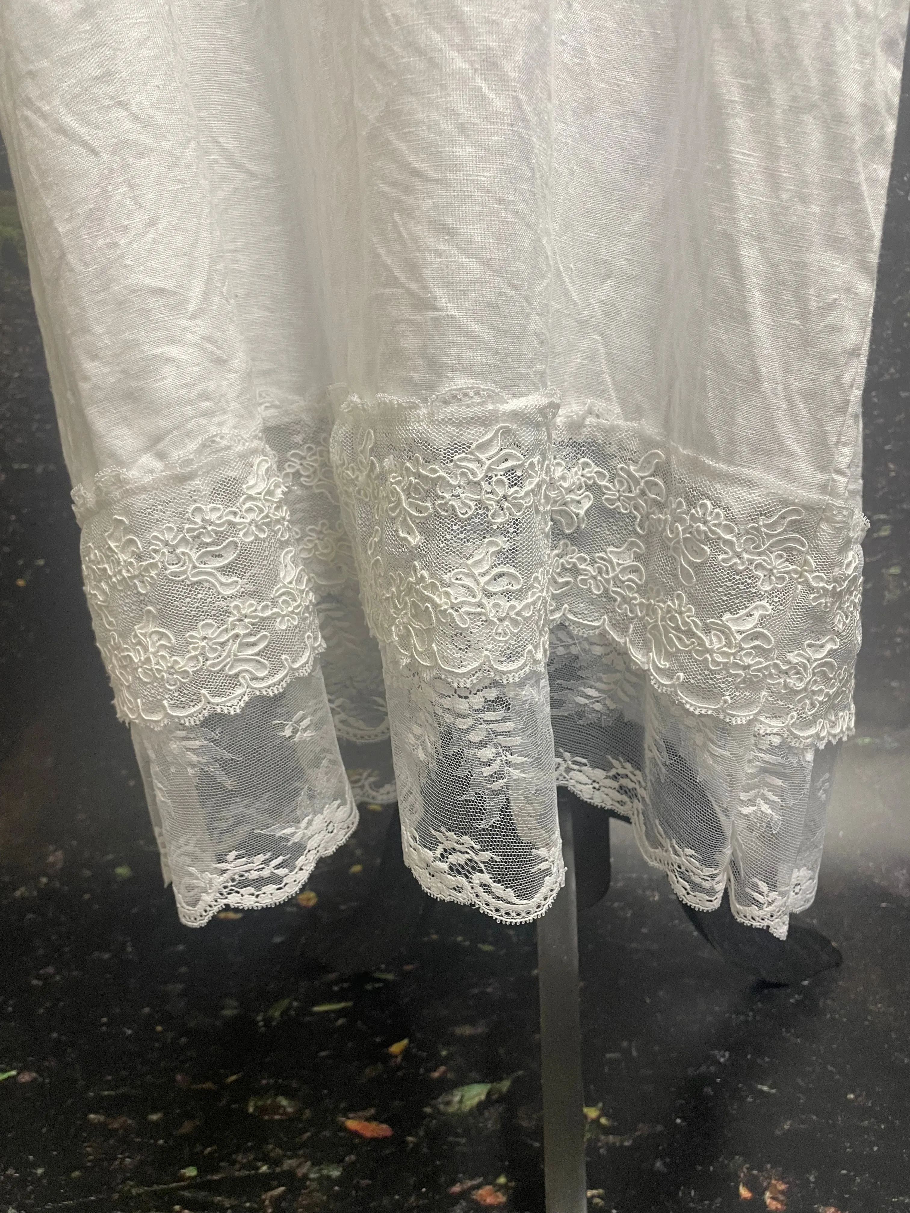 White linen slip