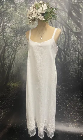 White linen slip